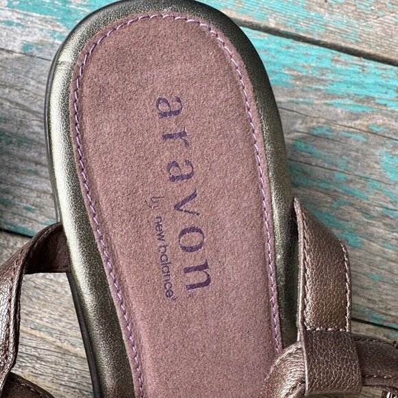 Aravon by New Balance Sandals Metallic Bronze Brown Leather Kitten Heel 7.5 AA - Picture 11 of 13